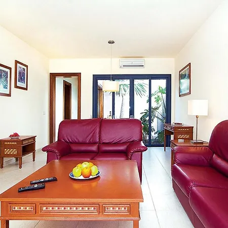 Playa Blanca Sleeps 4 Air Con Wifi Villa